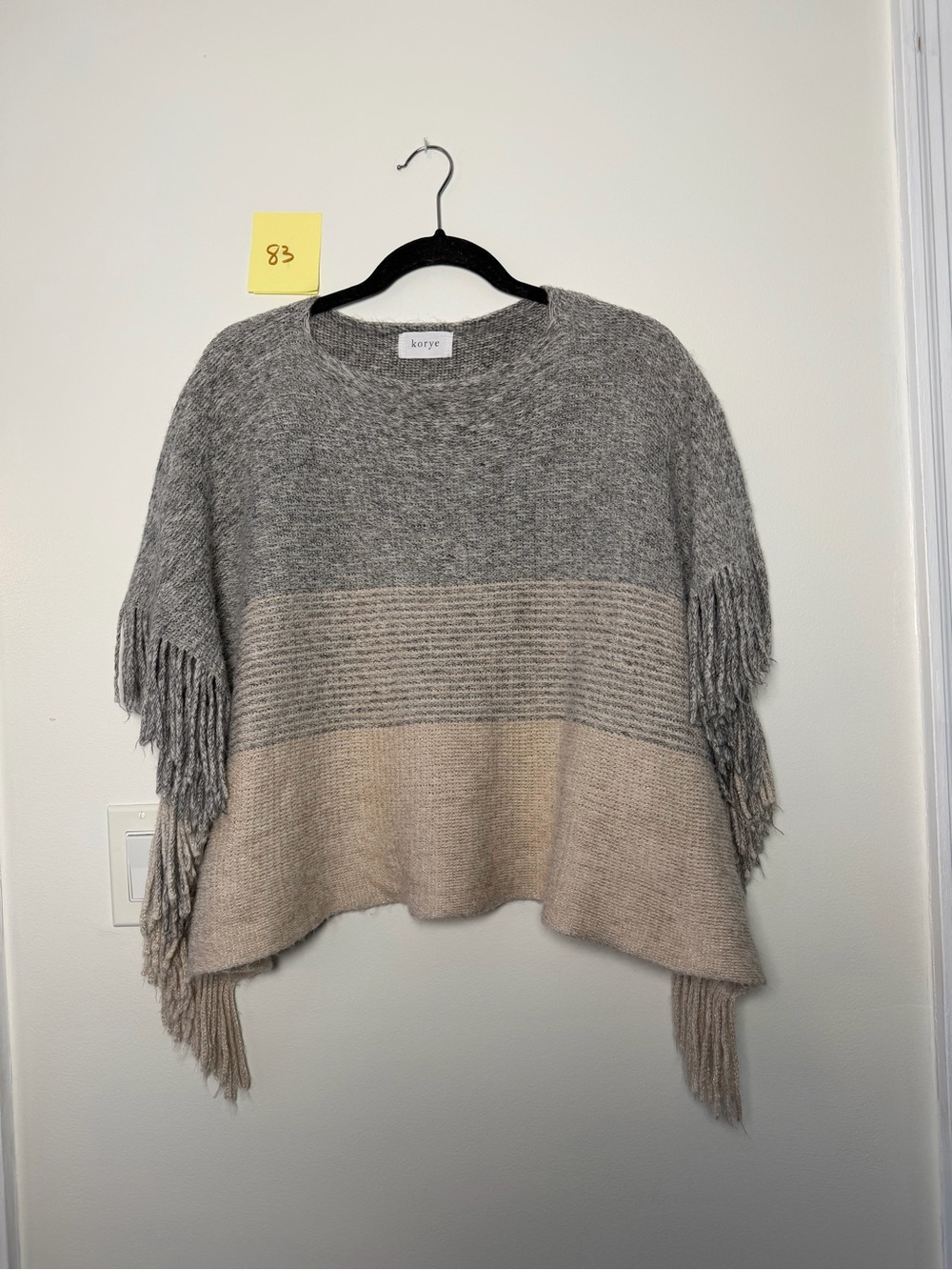 Korye Two-Tone Fringe Knit Poncho - Grey & Beige
